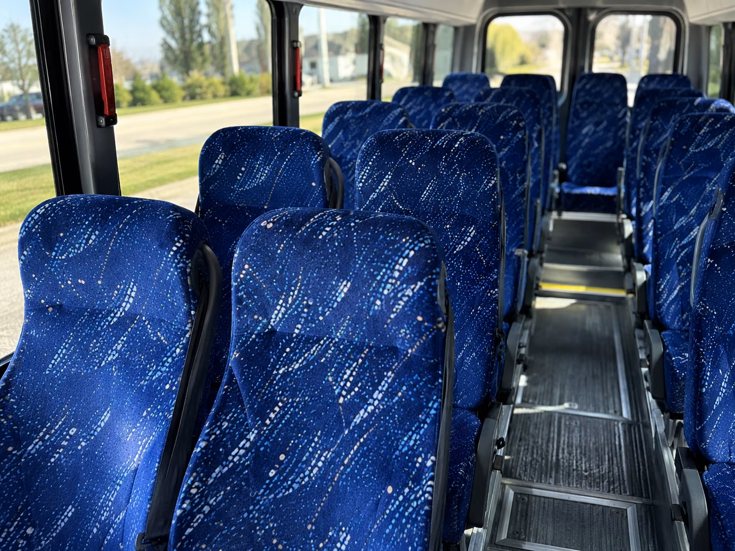 cambridge easy airport shuttle bus rentals in cambridge