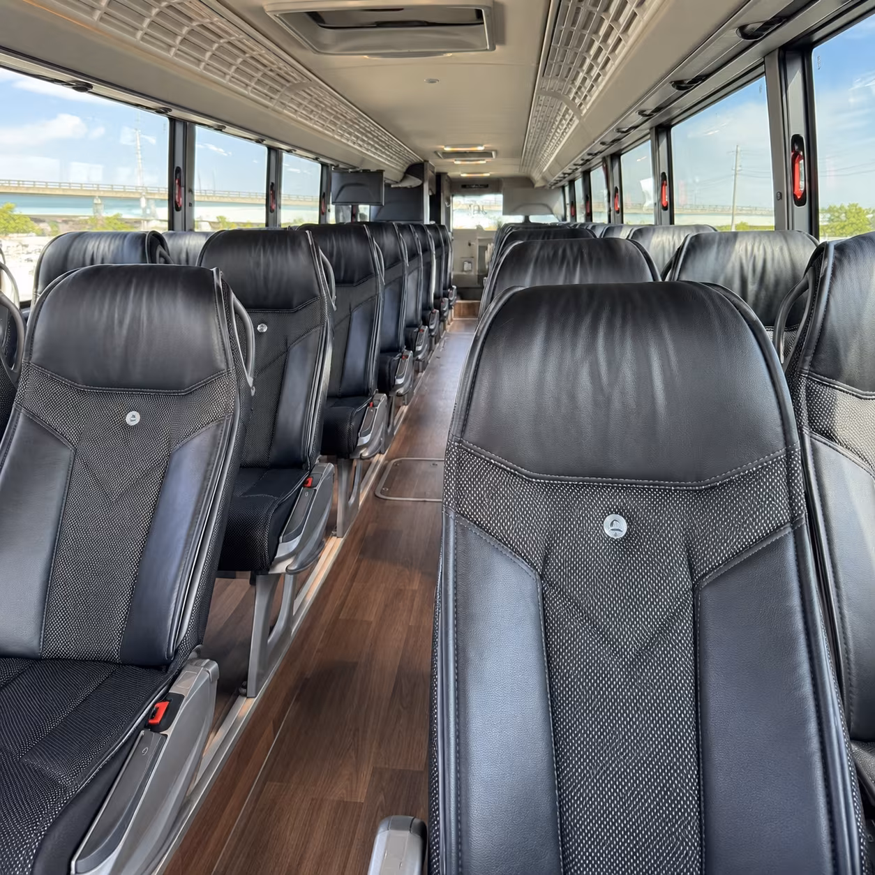 quincy private bus rentals for quincy concerts and festivals