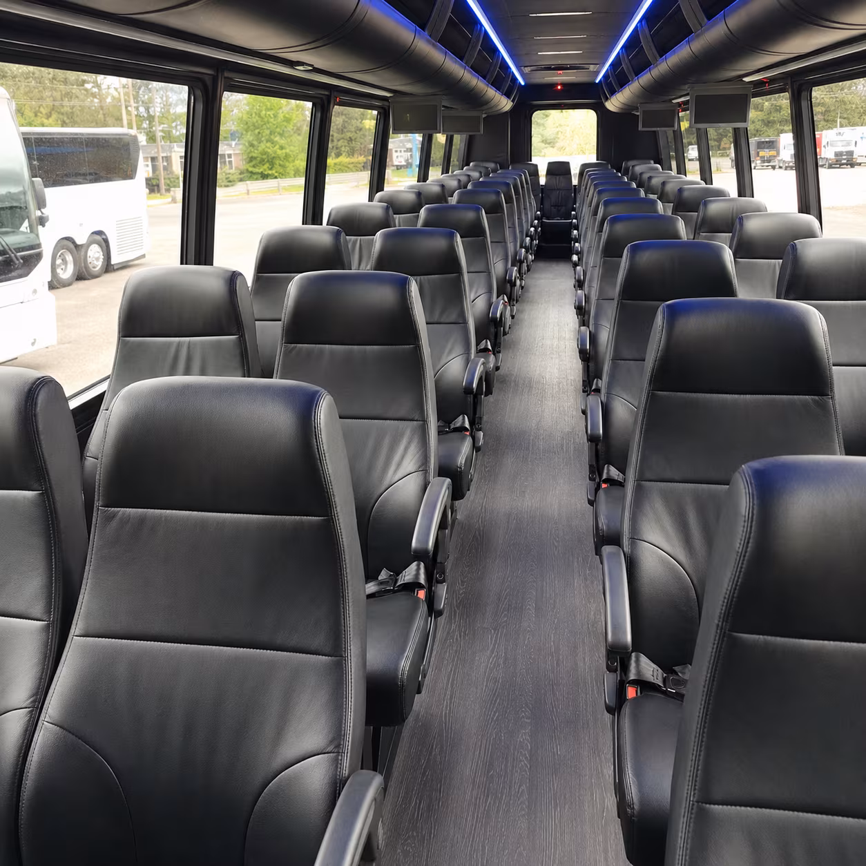 quincy short and long term charter bus services for quincy businesses